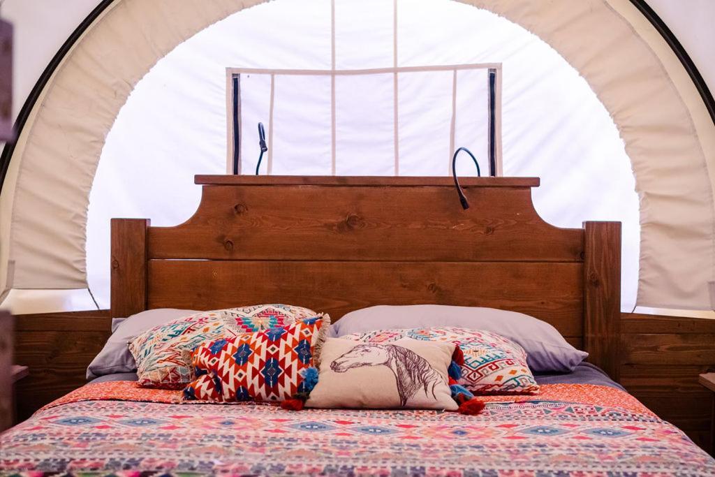 Cozy Wild West Covered Wagon Next To River Grants Pass Extérieur photo